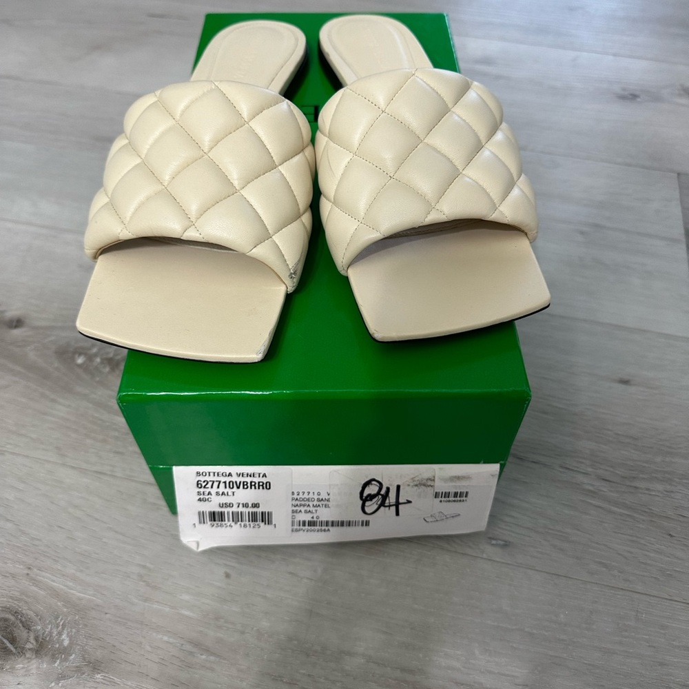 Bottega Veneta Padded Flat Sandals / Slides - size 40